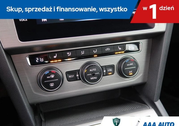 Volkswagen Passat cena 75000 przebieg: 143101, rok produkcji 2020 z Sośnicowice małe 326